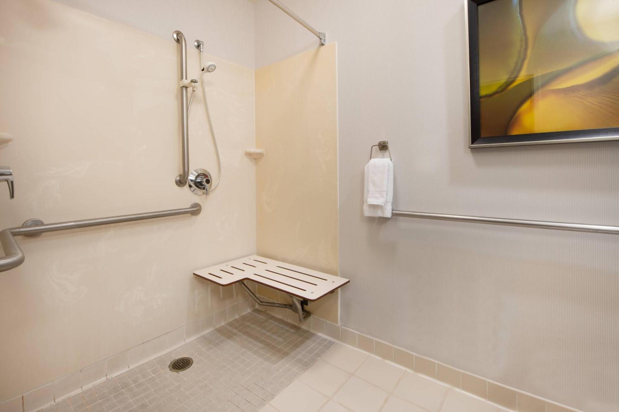 Hotel Courtyard By Marriott Oakland Airport Esterno foto