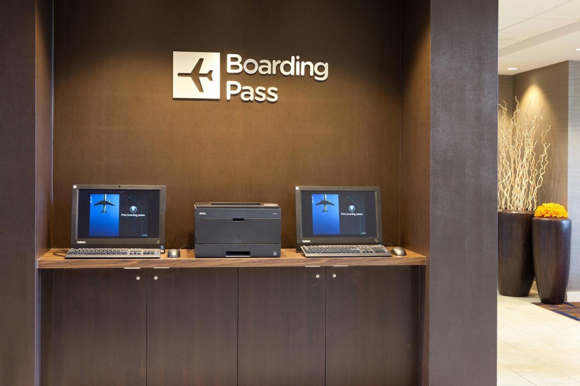 Hotel Courtyard By Marriott Oakland Airport Esterno foto