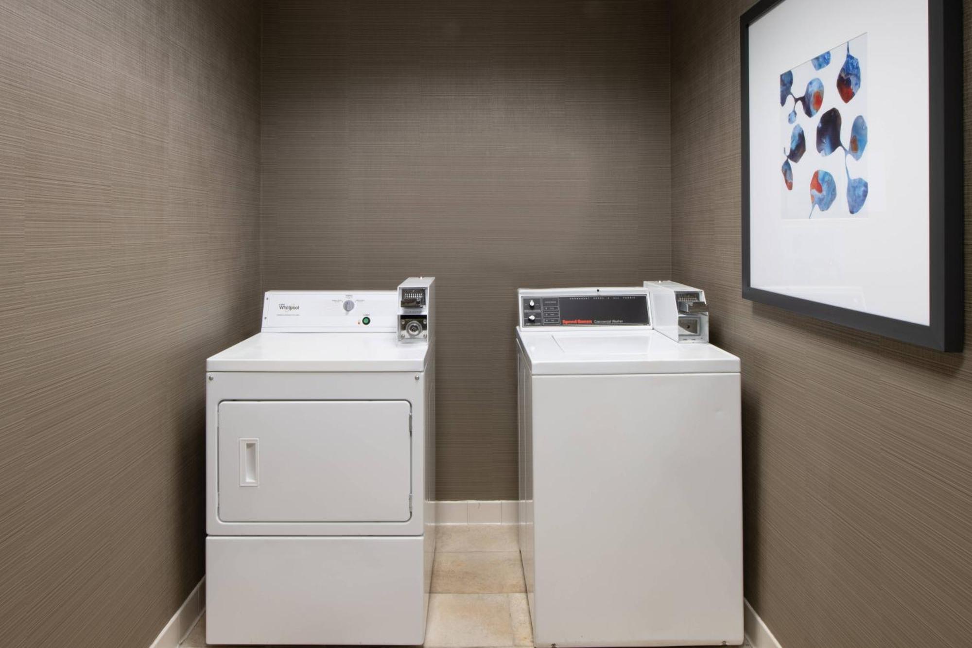 Hotel Courtyard By Marriott Oakland Airport Esterno foto