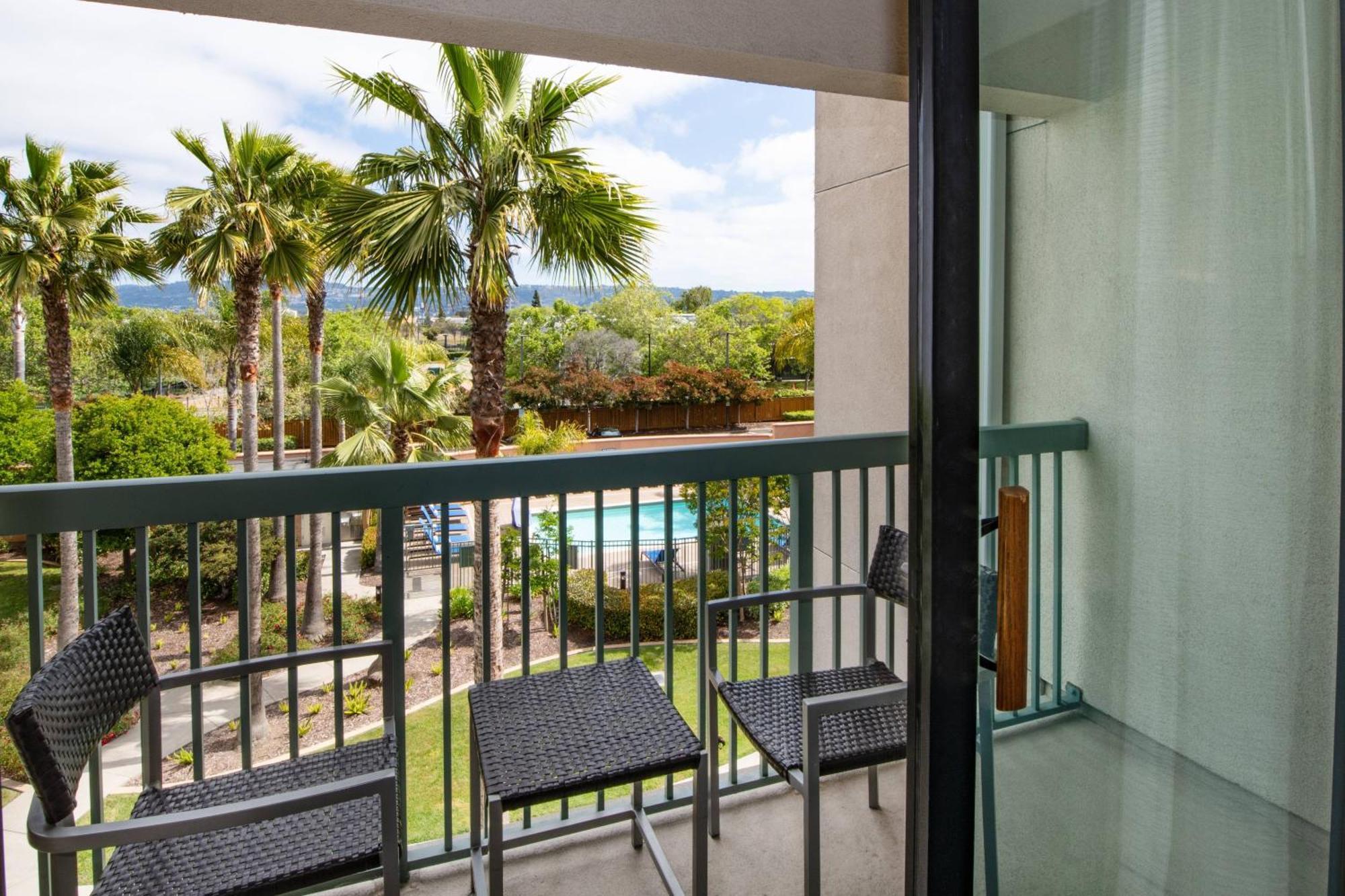 Hotel Courtyard By Marriott Oakland Airport Esterno foto